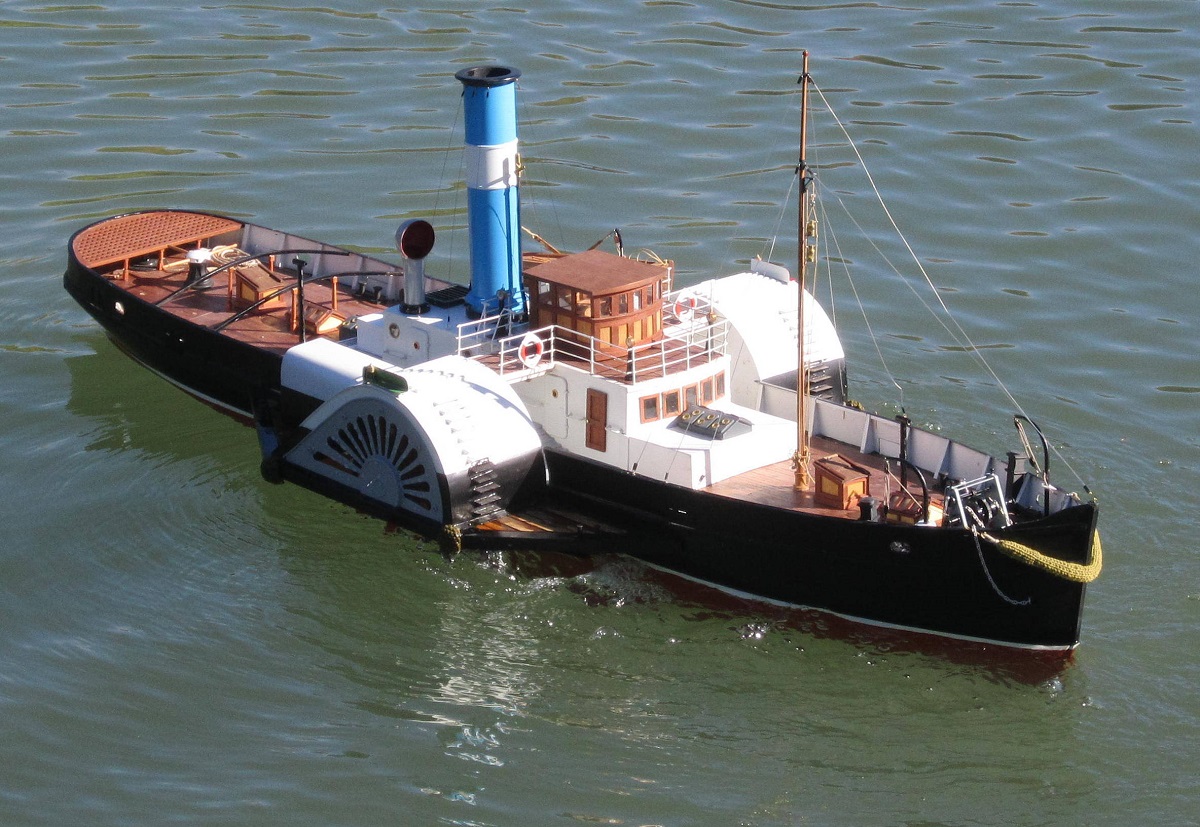 Strongbow was a British steam tug built in 1927